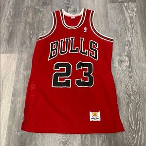Bulls jersey- 23